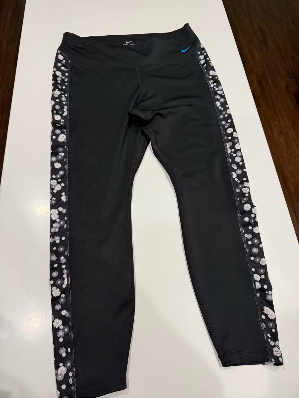 Nike Women’s Dri Fit Black Leggings with Floral Side Panels XL